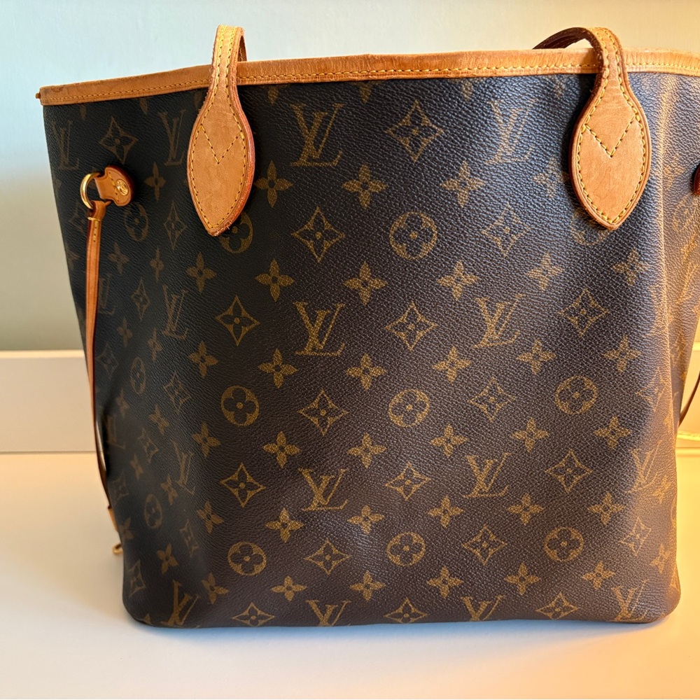Louis Vuitton MM Neverfull